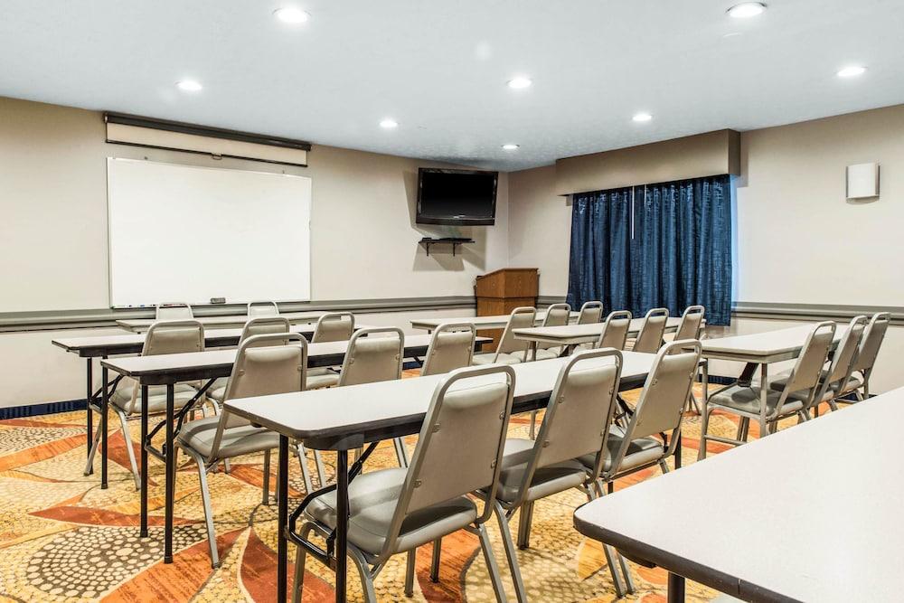 Quality Inn Austintown-Youngstown West Eksteriør bilde
