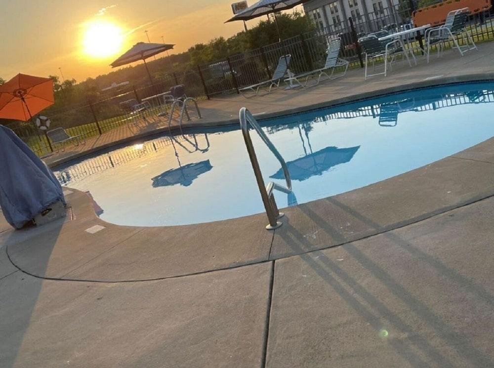 Quality Inn Austintown-Youngstown West Eksteriør bilde